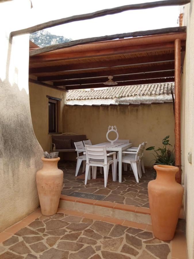 B&B Sa Prama Galtellì Exteriör bild